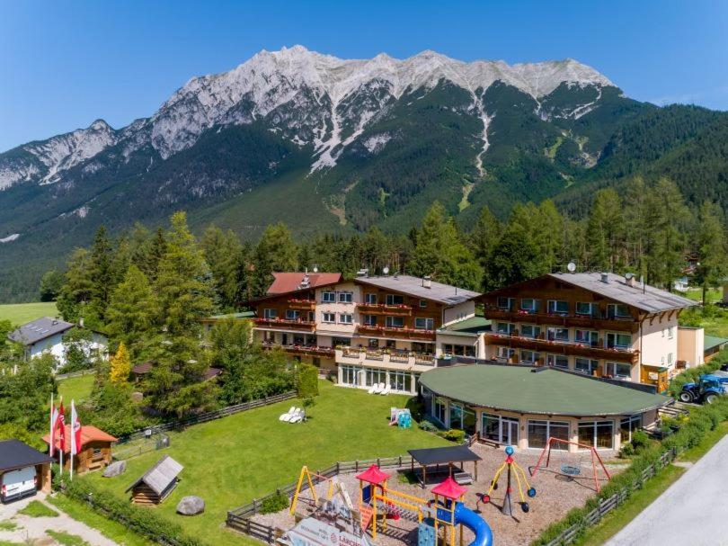 Kinderhotel Laerchenhof Obsteig Eksteriør bilde