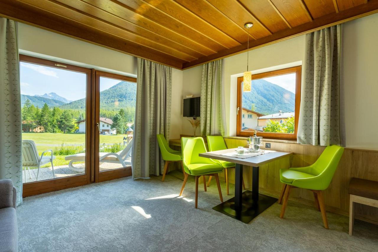 Kinderhotel Laerchenhof Obsteig Eksteriør bilde