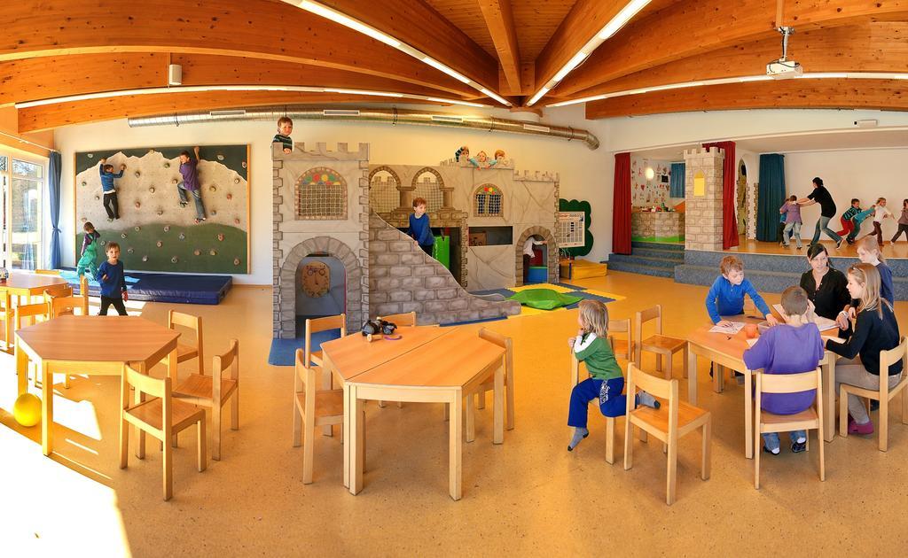 Kinderhotel Laerchenhof Obsteig Eksteriør bilde